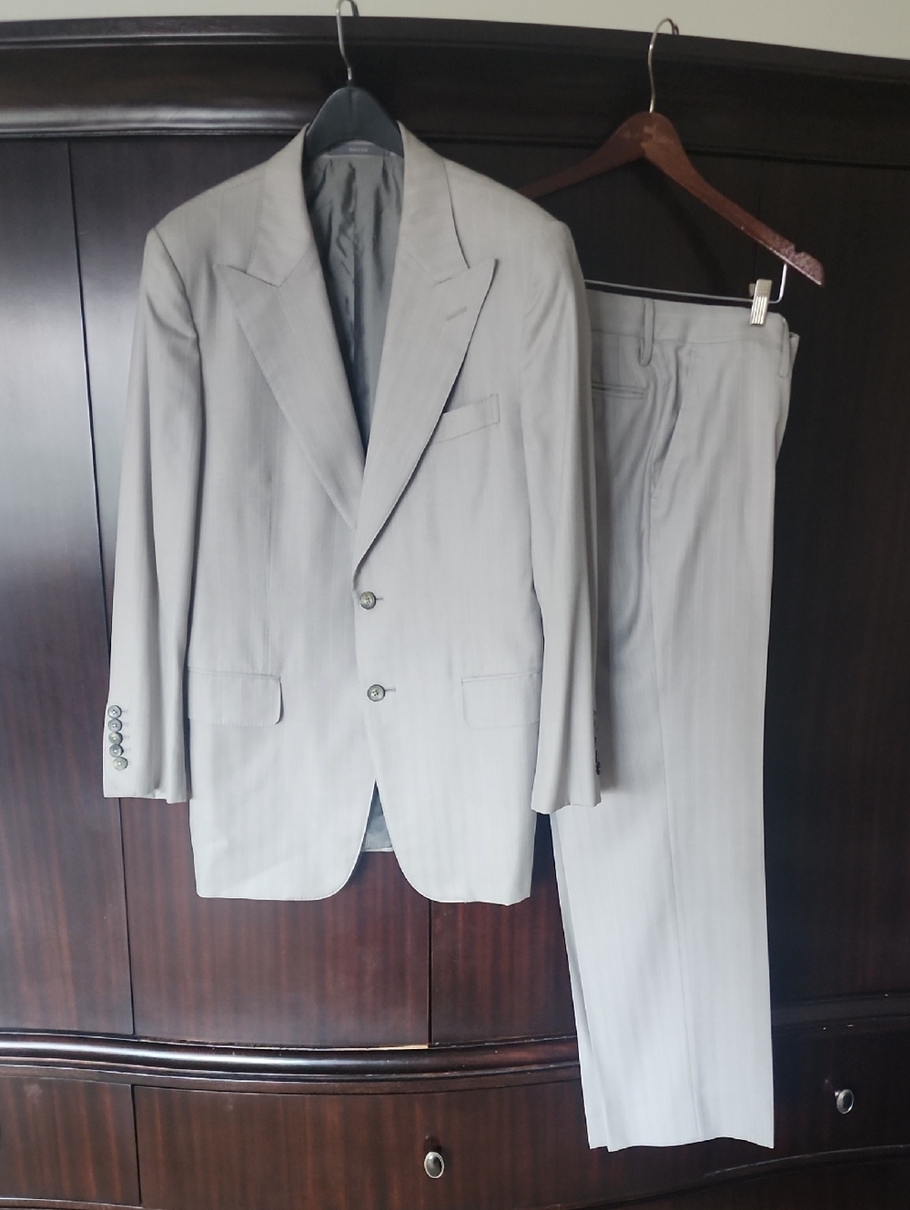 Gucci Light Gray Men's Two-Piece Suit - Single-Breasted Blazer & Trousers